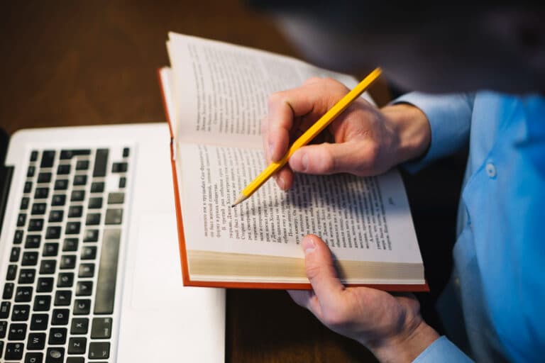 برنامج الدكتورة فاطمة البريكي للكتابة الإبداعية